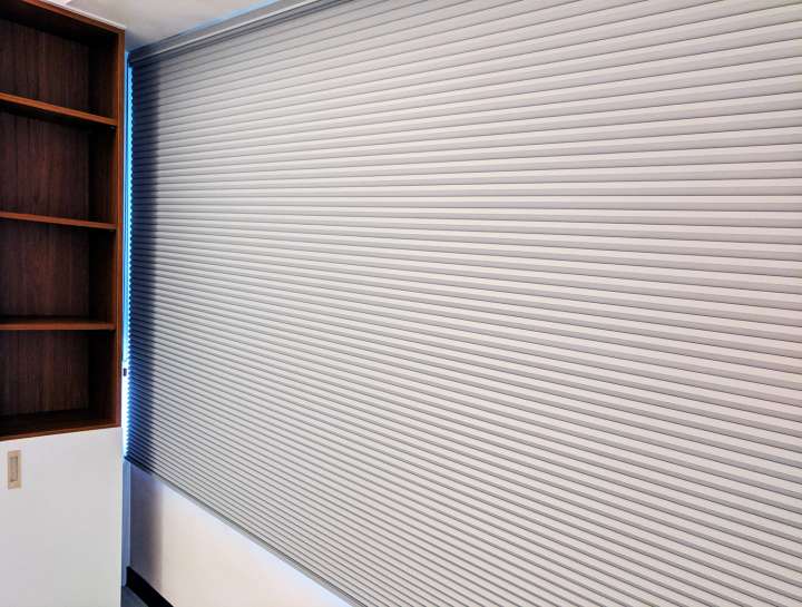 Vali  Honeycomb Shades　Blackout Gray Sheen Heat Insulation Blinds & Shades Child Safety／Cordless Blinds & Shades Blackout Blinds & Shades Motorized Blinds／Smart Blinds & Shades