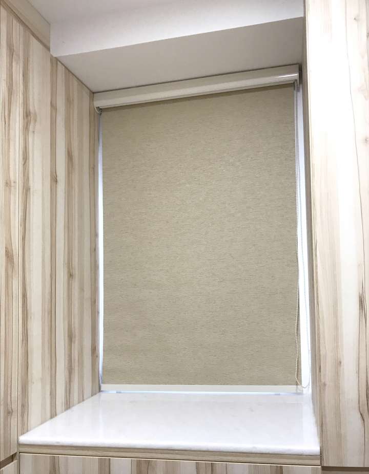 Emmi Roller Blinds　Texture Blackout Athena Almond Customized／Personalized Blinds & Shades Hydraulic Spring System／Spring Blinds Child Safety／Cordless Blinds & Shades Blackout Blinds & Shades Motorized Blinds／Smart Blinds & Shades