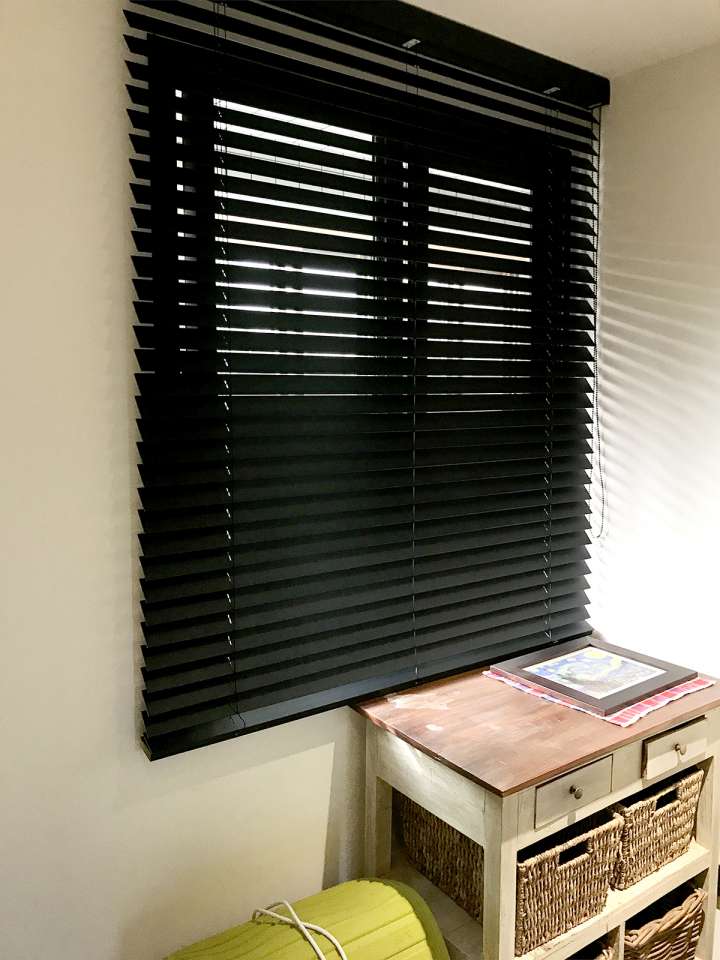 Pimu Venetian Blinds　Frosted Wood Solo BK50FW - Black Ventilated Blinds & Shades Customized／Personalized Blinds & Shades Light Filtering Blinds & Shades Light-Regulating Blinds & Shades Motorized Blinds／Smart Blinds & Shades