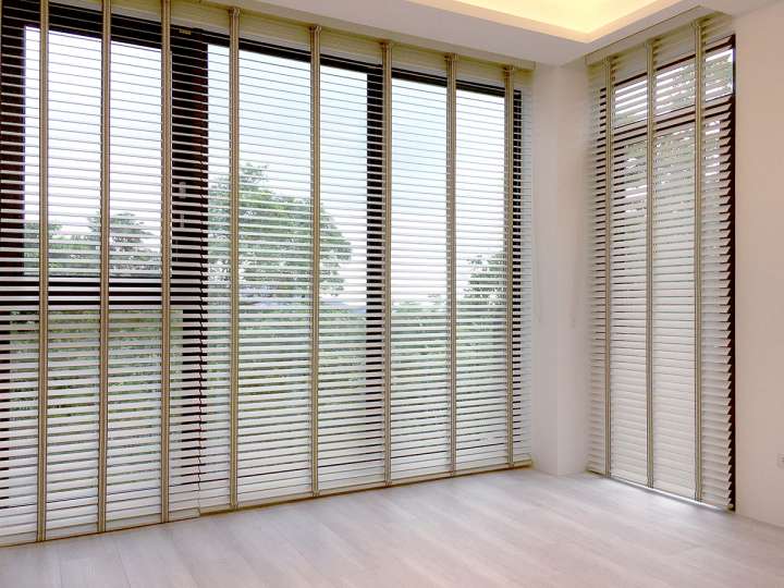 Pimu Venetian Blinds　Frosted Wood Duo WSM50FW - White．Smoke Ventilated Blinds & Shades Customized／Personalized Blinds & Shades Light Filtering Blinds & Shades Motorized Blinds／Smart Blinds & Shades Light-Regulating Blinds & Shades